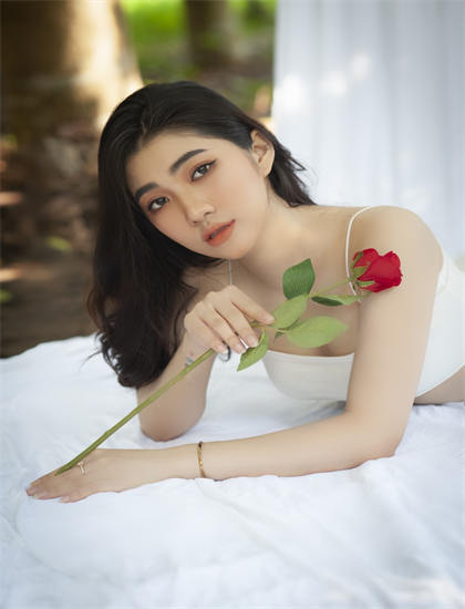 人物动物高清在线观看_小姐韩国电影_农女致富山里汉宠妻无度全文免费