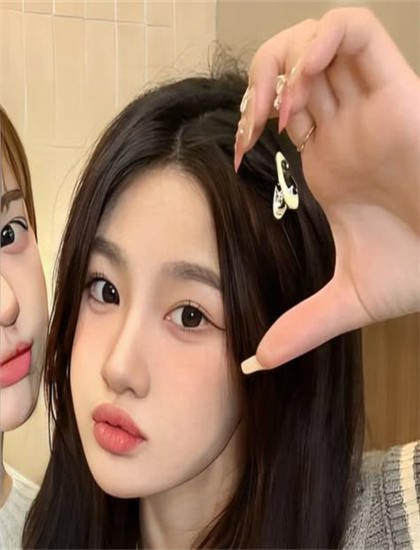 在线视频精品黄色_最美情侣免费高清视频百度_老师小扫货水能么多